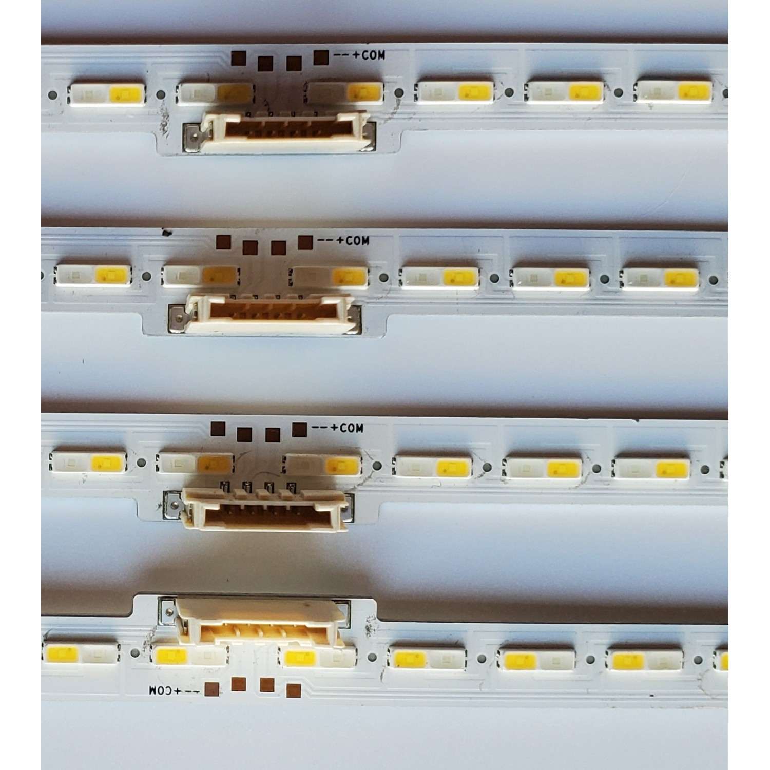 KIT DE LED'S PARA TV SAMSUNG ((4 PIEZAS)) NUMERO DE PARTE BN96-51713A / LM41-01010A / L1-Q7060T_G0_DUM_S19(2)_R1 0_U3G_100_LM41-01010A /  L1-Q7060T_G0_DUM_S19(2)_R1 / 0_U3G_100_LM41-01010A / BN61-17294X001 / E473485 / 51713A / MODELOS QN70Q6D - Imagen 3